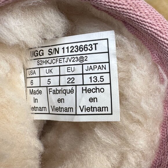 UGG AUSTRALIA Classic Metallic Pink Boots Girls 6 EU 22 Rose Gold Toddler Girl - Picture 9 of 9